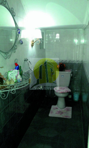 Kamar Mandi Rumah Mewah Pondok Indah.jpg