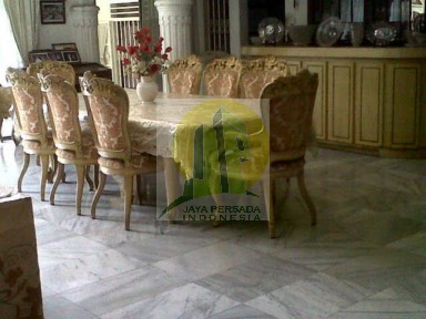 ruang makan rumah dijual di tebet.jpg