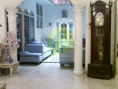 Ruang Tengah Rumah Luas di Tebet.jpg