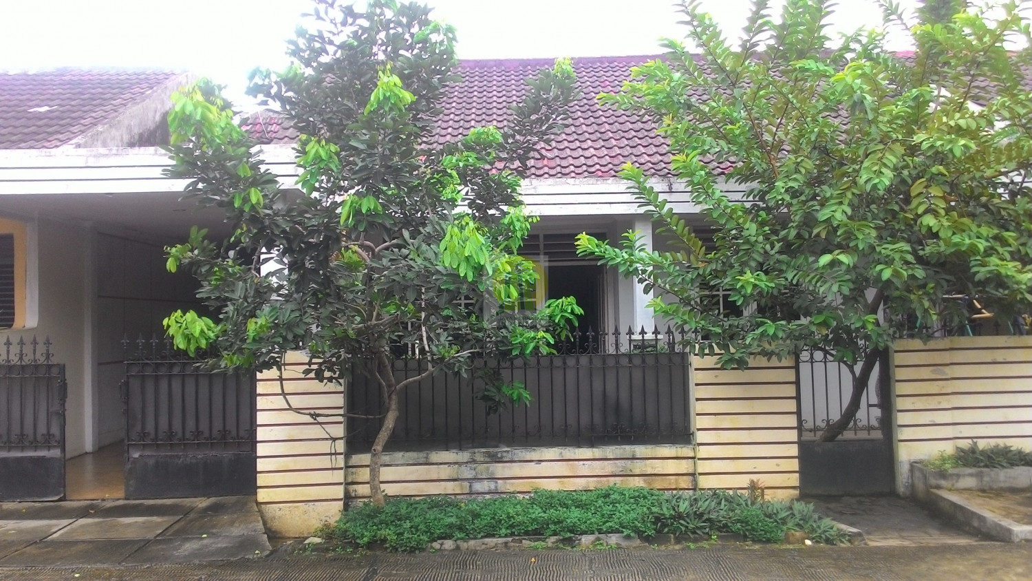 Rumah Asri Siap Huni di Tangerang Selatan.jpg