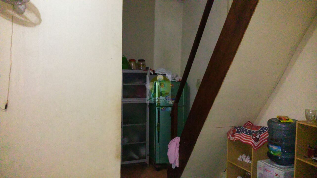 Akses menuju lantai 2 rumah dijual di Cijantung.jpg