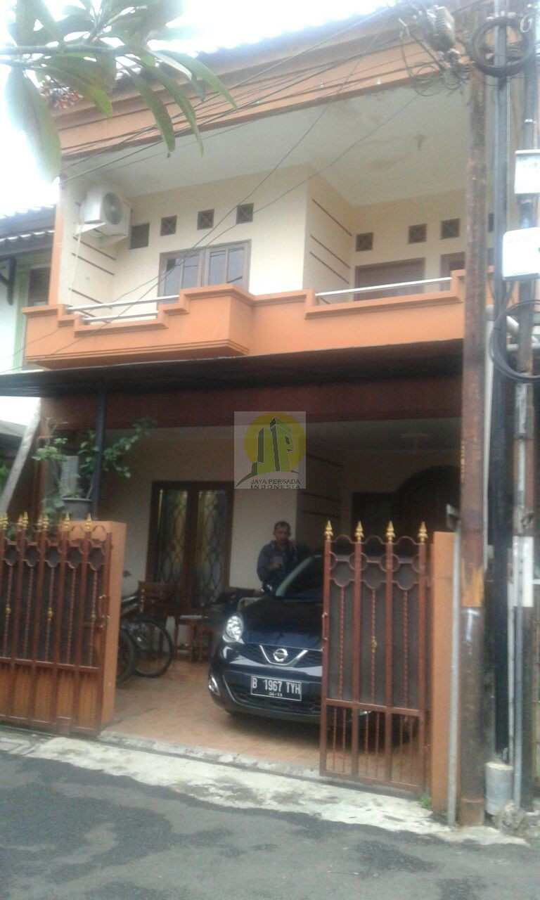 Tampak Depan Rumah di Jual di Pondok Kelapa.jpg