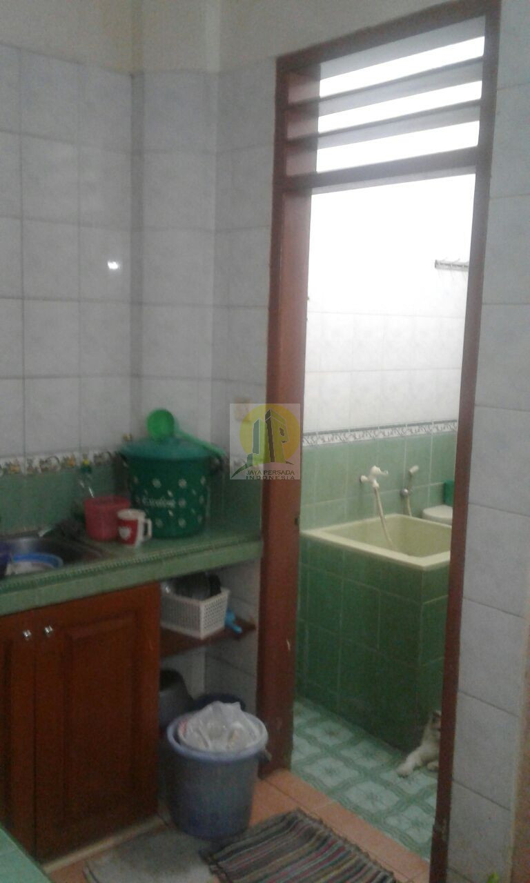 Kamar Mandi Rumah dijual di pondok kelapa.jpg