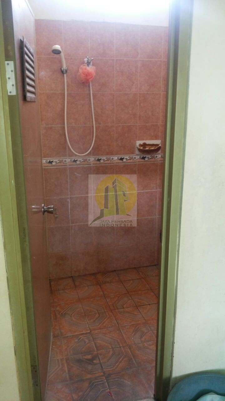 Kamar Mandi rumah dijual di sudimara selatan.jpg