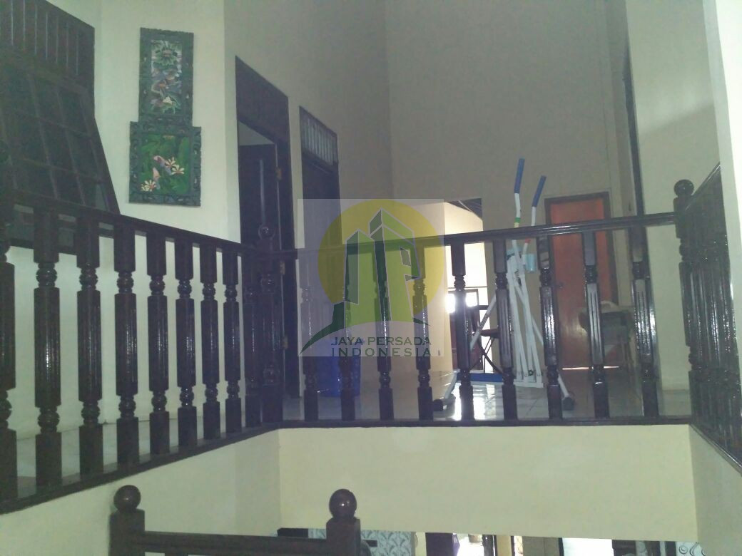 Tampak lantai 2 rumah dijual di jatikramat.jpg