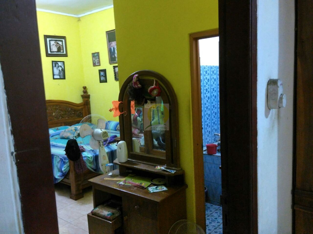 kamar utama rumah dijual di pondok aren tangsel.jpg