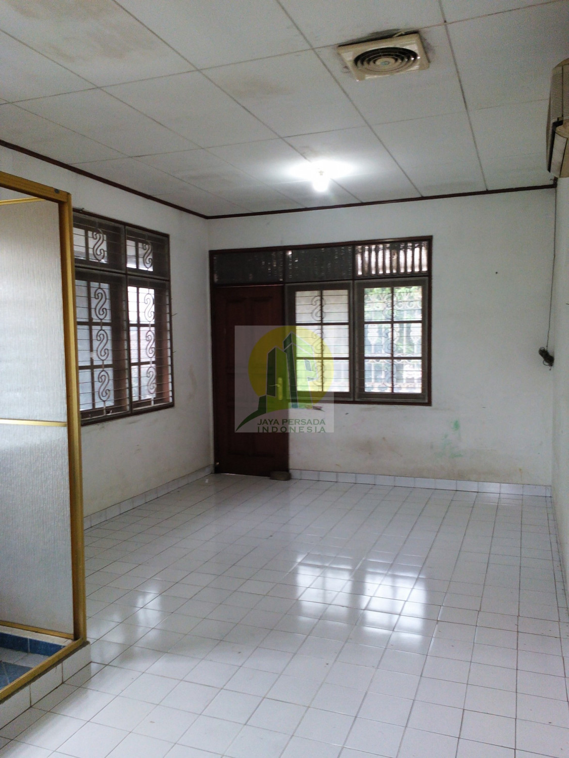 kamar tidur lantai 2 rumah dijual di cipayung.jpg
