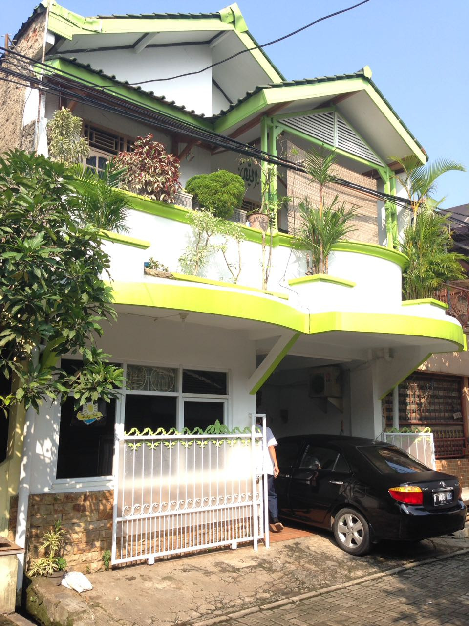 Rumah Bagus minimalis di Binong Permai Karawaci Tangerang.jpeg