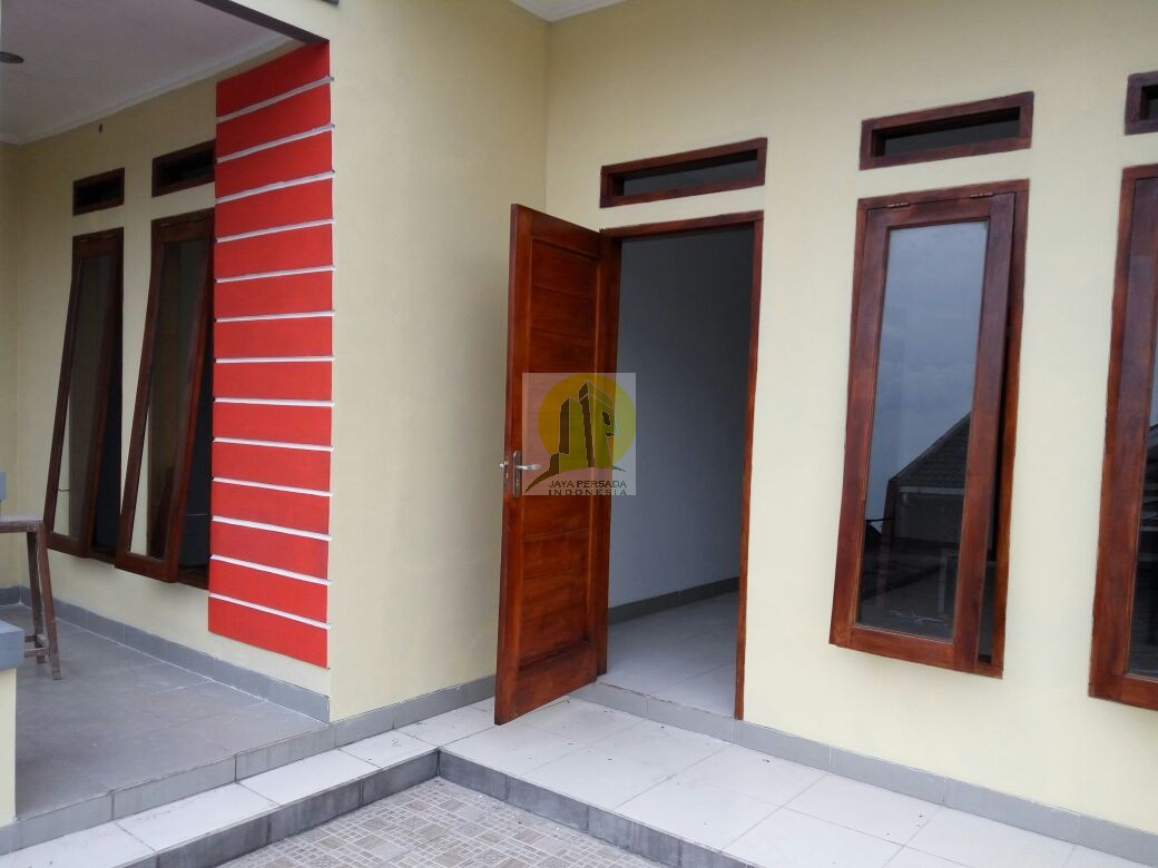 Pintu depan Rumah Baru Minimalis 2 Lantai di sawangan depok.jpg