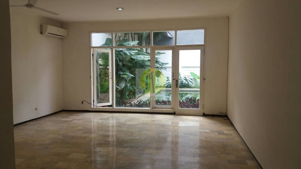 Kamar Tidur Rumah Mewah disewakan di kemang Jaksel.jpg