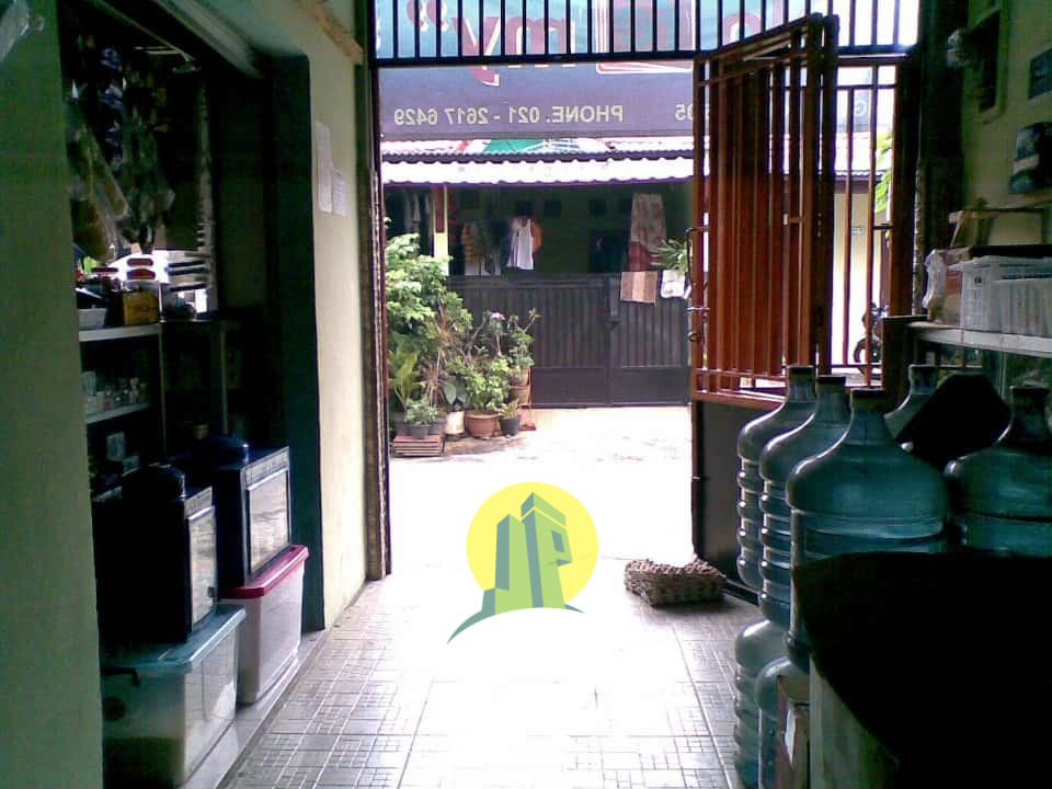 Rumah & warung klontong mutiara gading timur