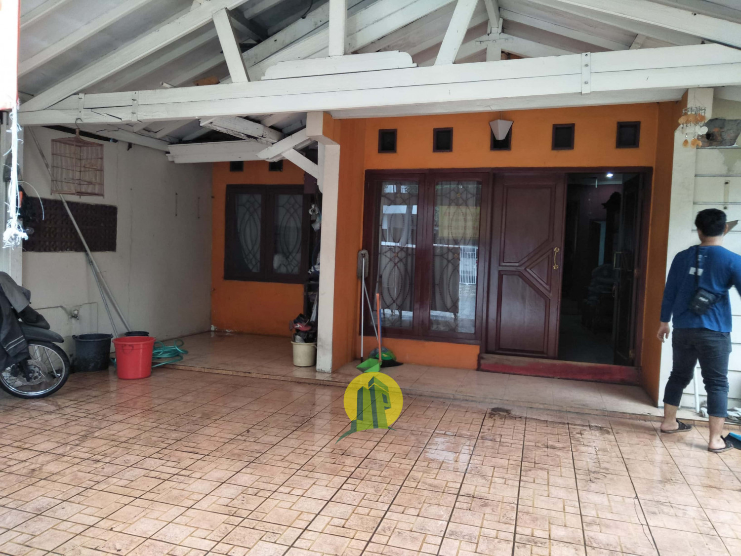 Rumah di kawasan komersil, Bekasi