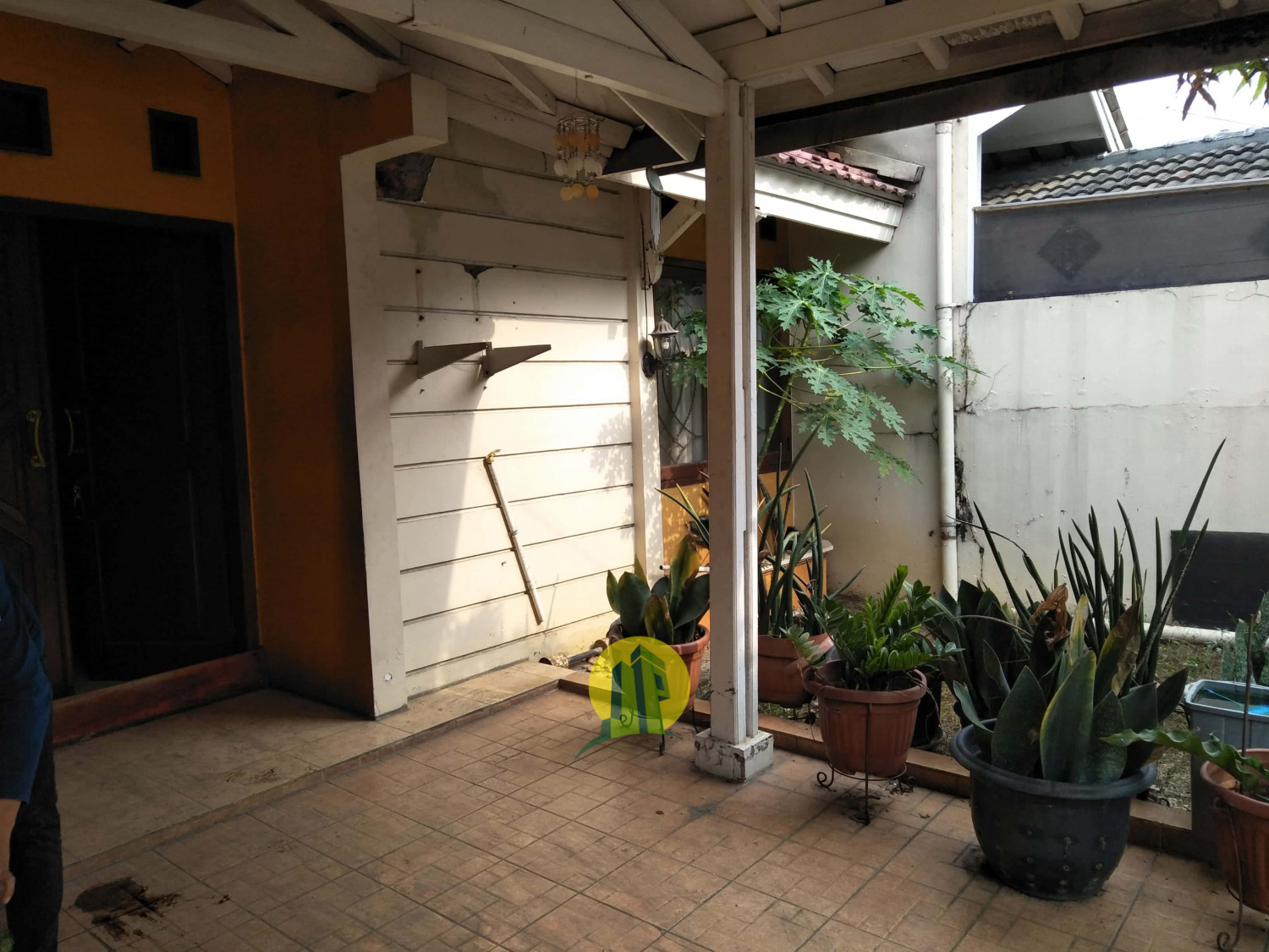 Rumah di kawasan komersil, Bekasi