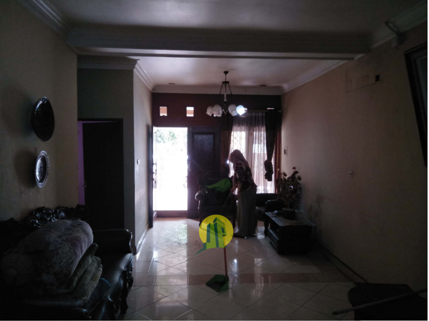 Rumah di kawasan komersil, Bekasi