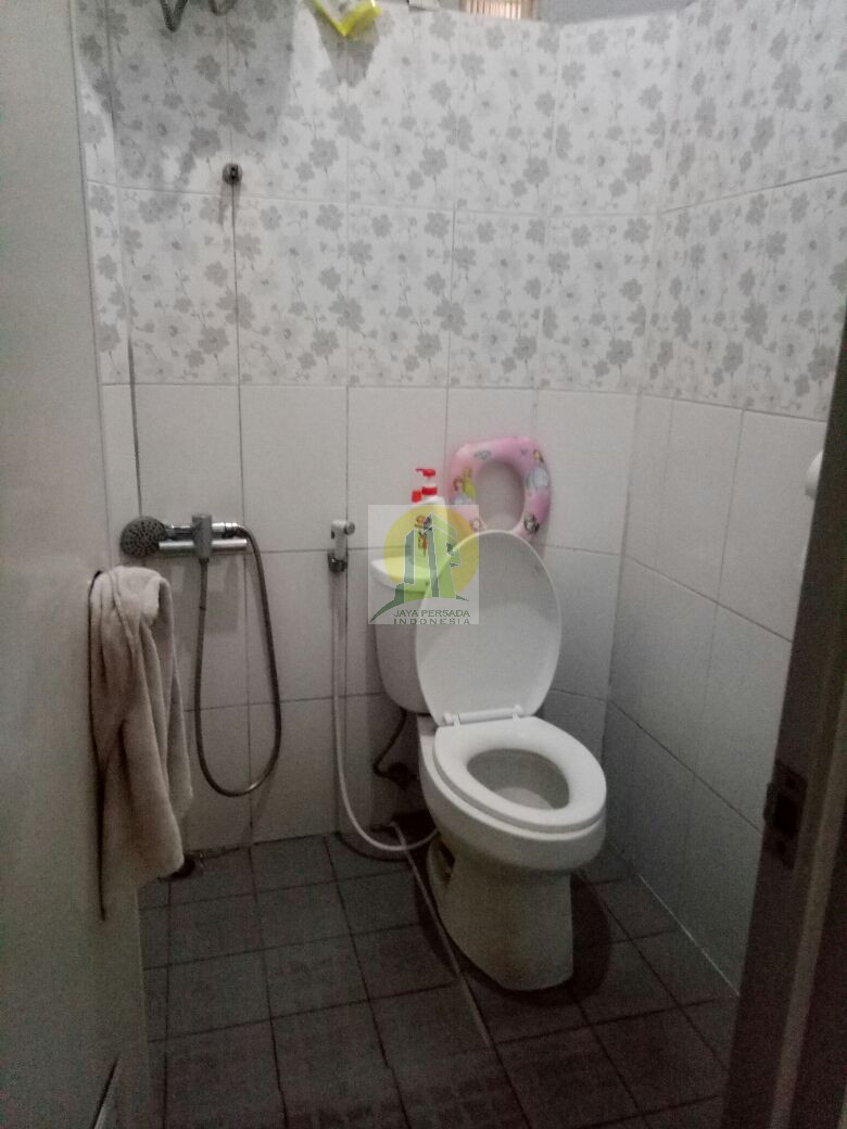 Kamar Mandi Rumah Second Murah Strategis dekat Walikota Tangsel