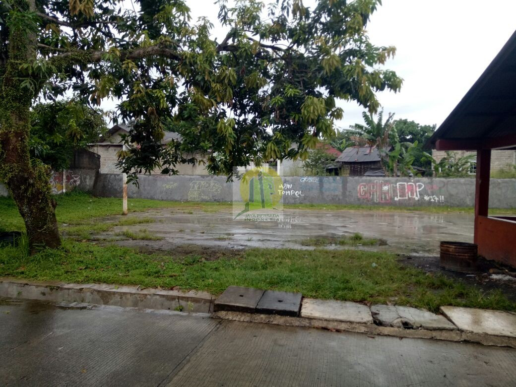 Depan Rumah Rumah Second Murah Strategis dekat Walikota Tangsel