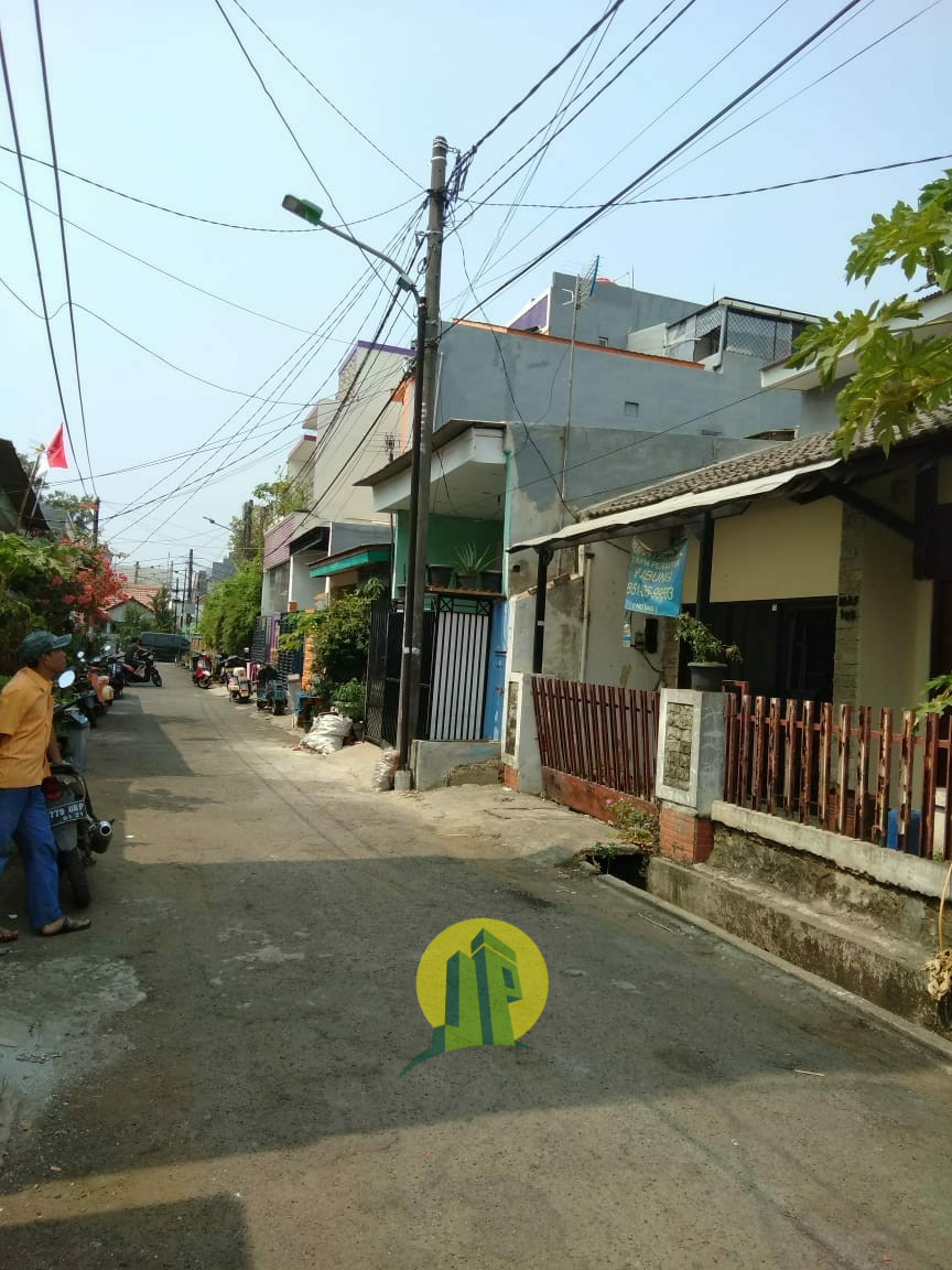 Dijual Cepat Rumah 2 lantai di Cisanggarung Semper Barat