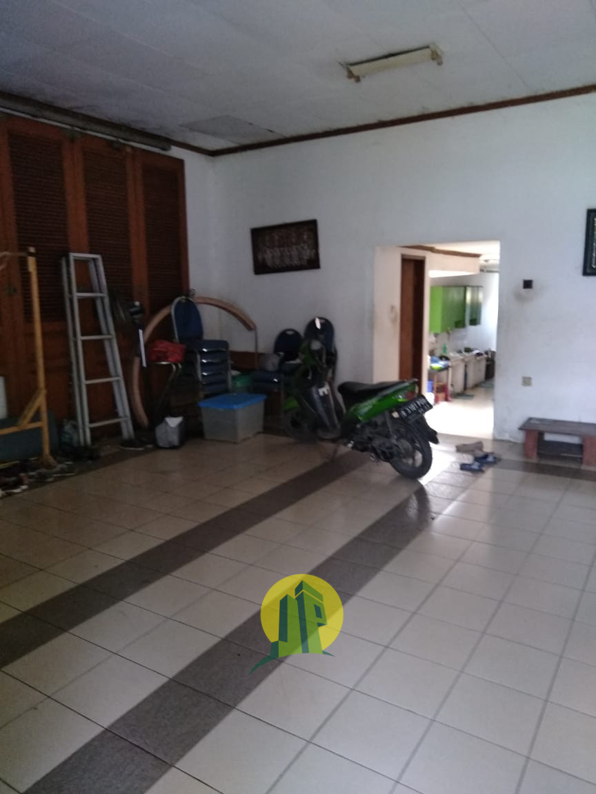 Dijual Cepat Rumah Bagus 3 Lantai Siap Huni di Lenteng Agung