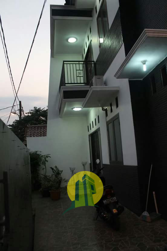 Dijual rumah 2 Lantai. SHM di Pondok Kelapa Jaktim