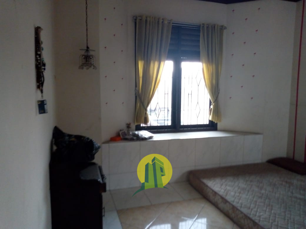 RUmah di pondokgede bekasi