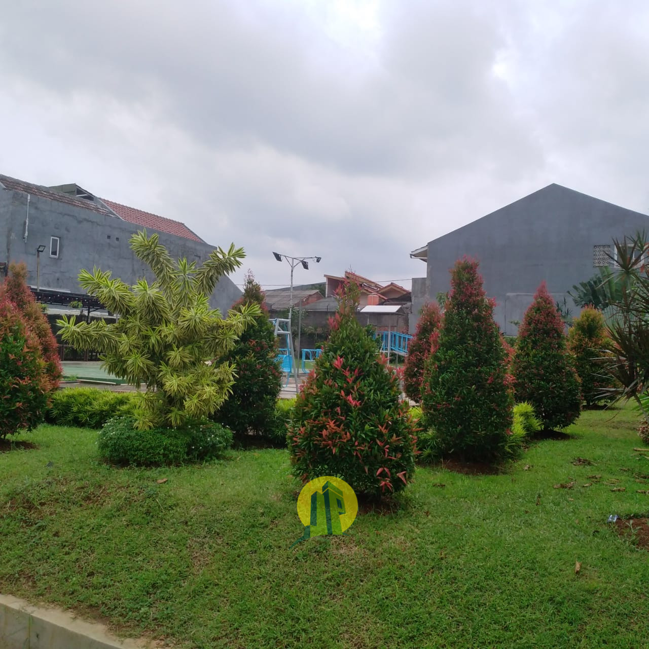 RUMAH 2 LANTAI DI LOKASI STRATEGIS PERBATASAN JAKARTA-BEKASI