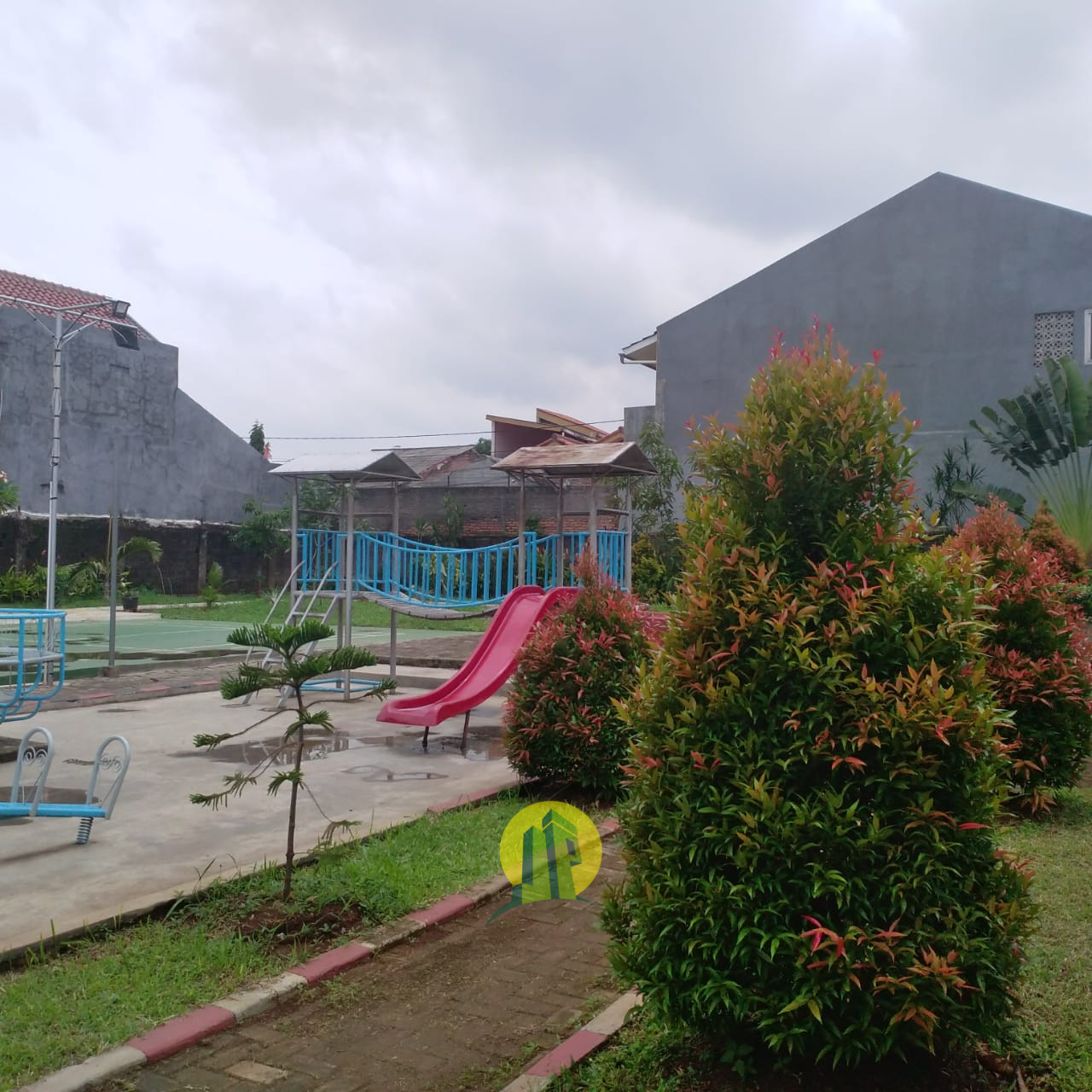 RUMAH 2 LANTAI DI LOKASI STRATEGIS PERBATASAN JAKARTA-BEKASI