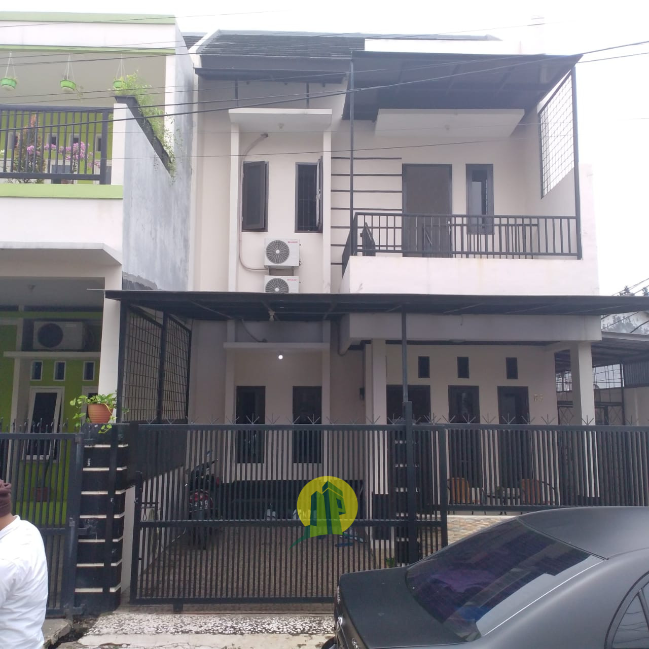 RUMAH 2 LANTAI DI LOKASI STRATEGIS PERBATASAN JAKARTA-BEKASI
