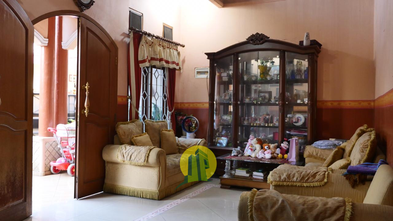 Ruang Tamu RUMAH MEWAH HARGA MURAH SIAP HUNI LOKASI STRATEGIS Di Ciracas Cibubur Jakarta Timur