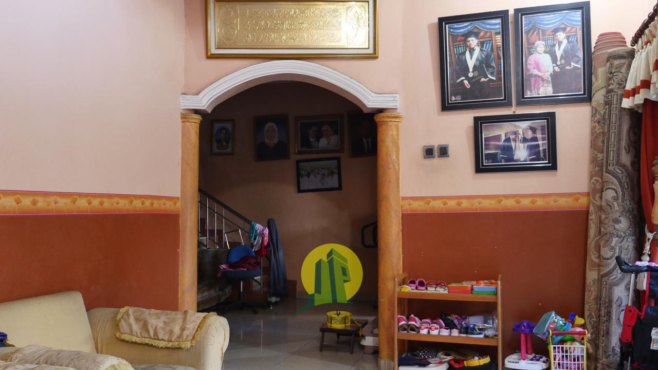 RUMAH MEWAH HARGA MURAH SIAP HUNI LOKASI STRATEGIS Di Ciracas Cibubur Jakarta Timur
