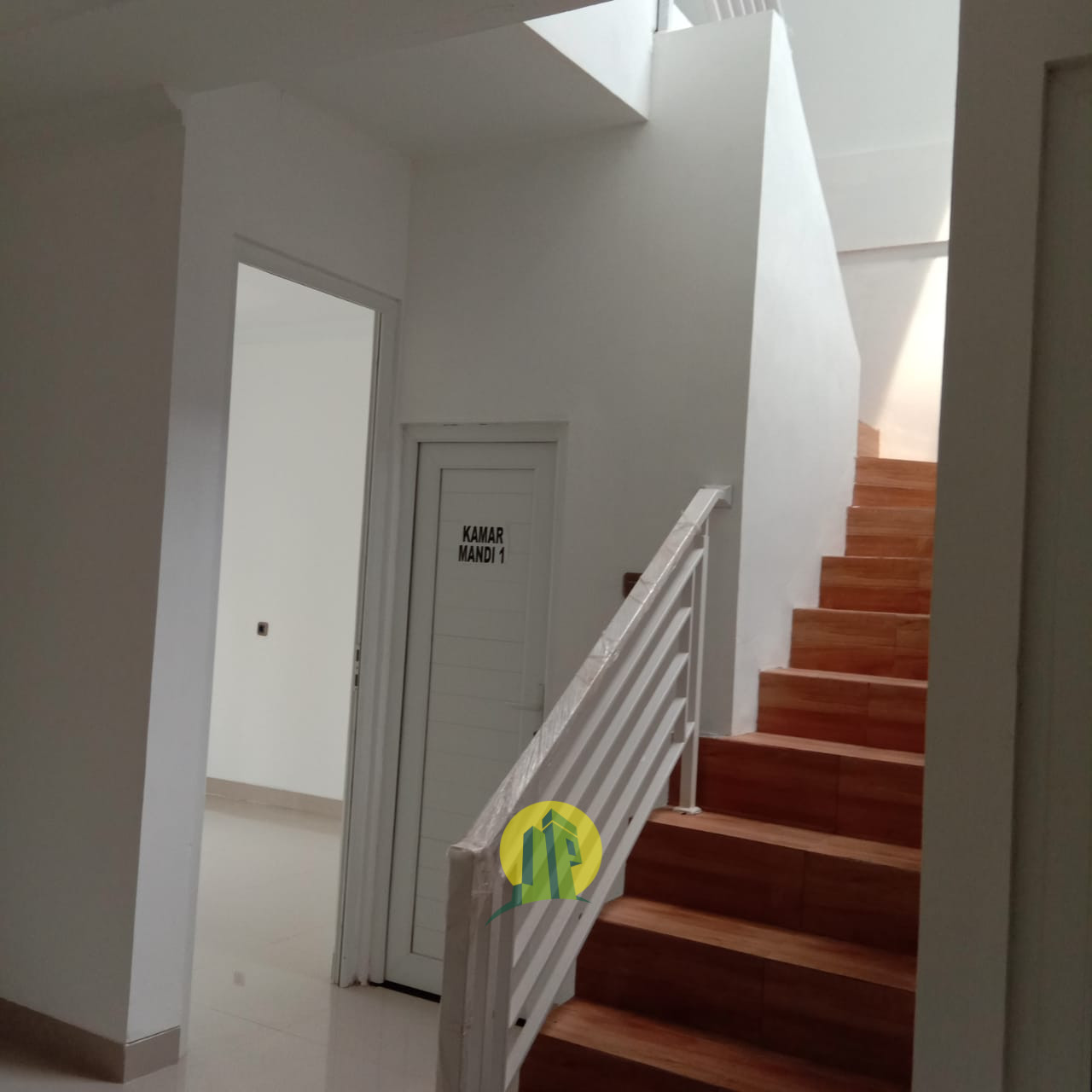 RUMAH MEWAH HARGA EKONOMIS LOKASI SUPER STRATEGIS di Cikunir Jatiasih Bekasi