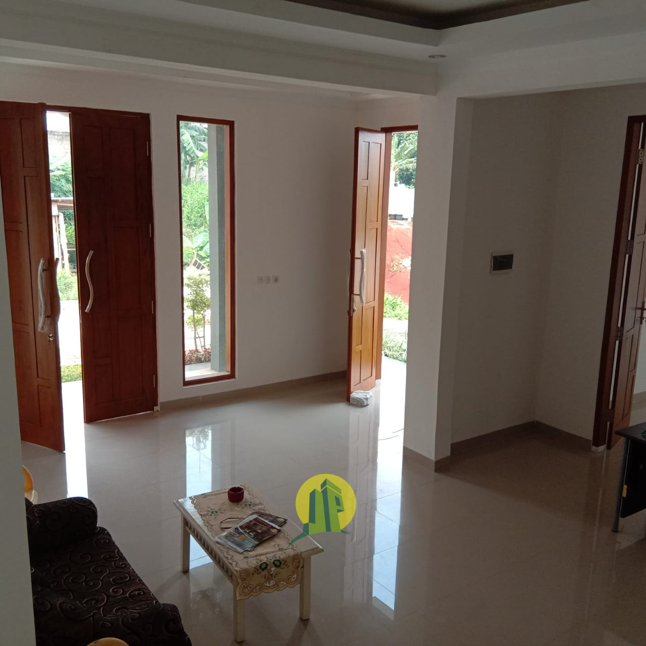 RUMAH MEWAH HARGA EKONOMIS LOKASI SUPER STRATEGIS di Cikunir Jatiasih Bekasi