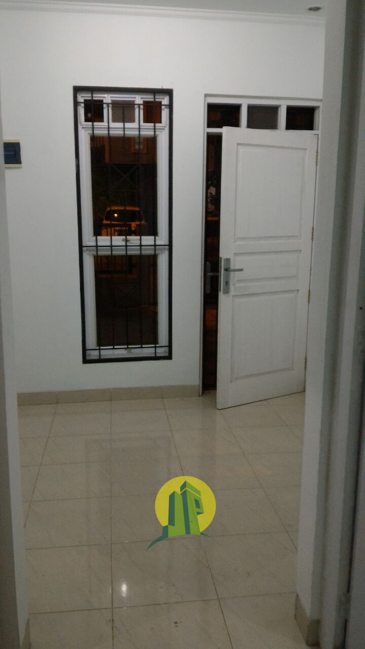 DIJUAL CEPAT Di Jual Murah. RUMAH BAGUS 2 Lantai di daerah PAMULANG, TANGSEL