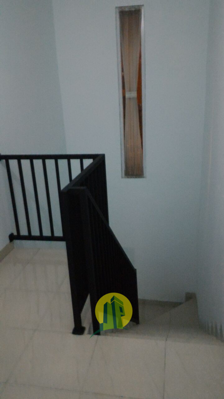 DIJUAL CEPAT Di Jual Murah. RUMAH BAGUS 2 Lantai di daerah PAMULANG, TANGSEL