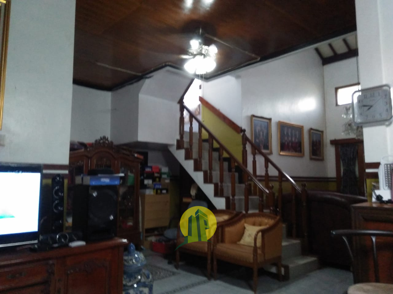 Rumah dua lantai depok