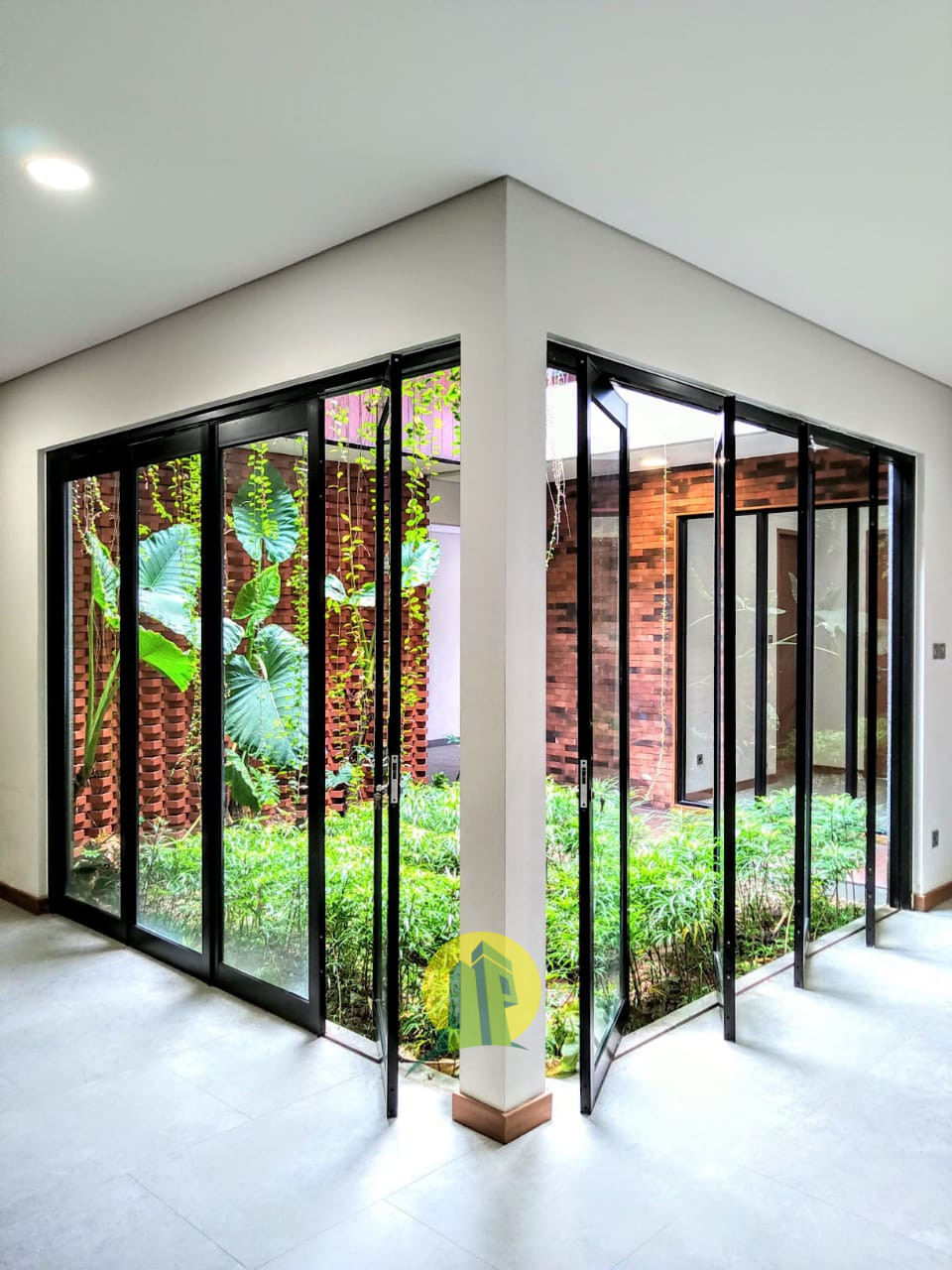 Rumah Modern Tropis Private Pool Spesifikasi Mewah di Cipete Jakarta Selatan-small garden