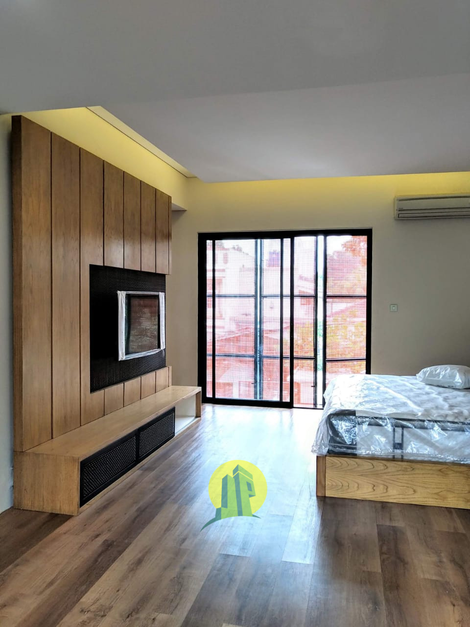 Rumah Modern Tropis Private Pool Spesifikasi Mewah di Cipete Jakarta Selatan-master bedroom