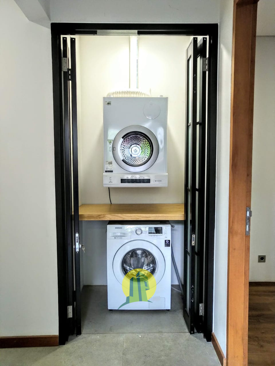 Rumah Modern Tropis Private Pool Spesifikasi Mewah di Cipete Jakarta Selatan-laundry area