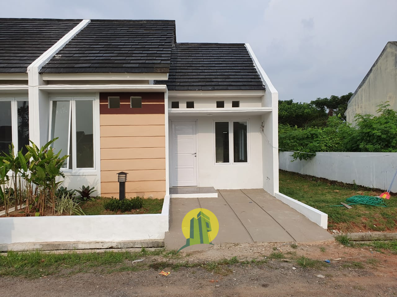 RUMAH CLUSTER DI DALAM KOTA SERANG, CIPOCOK JAYA, BANTEN