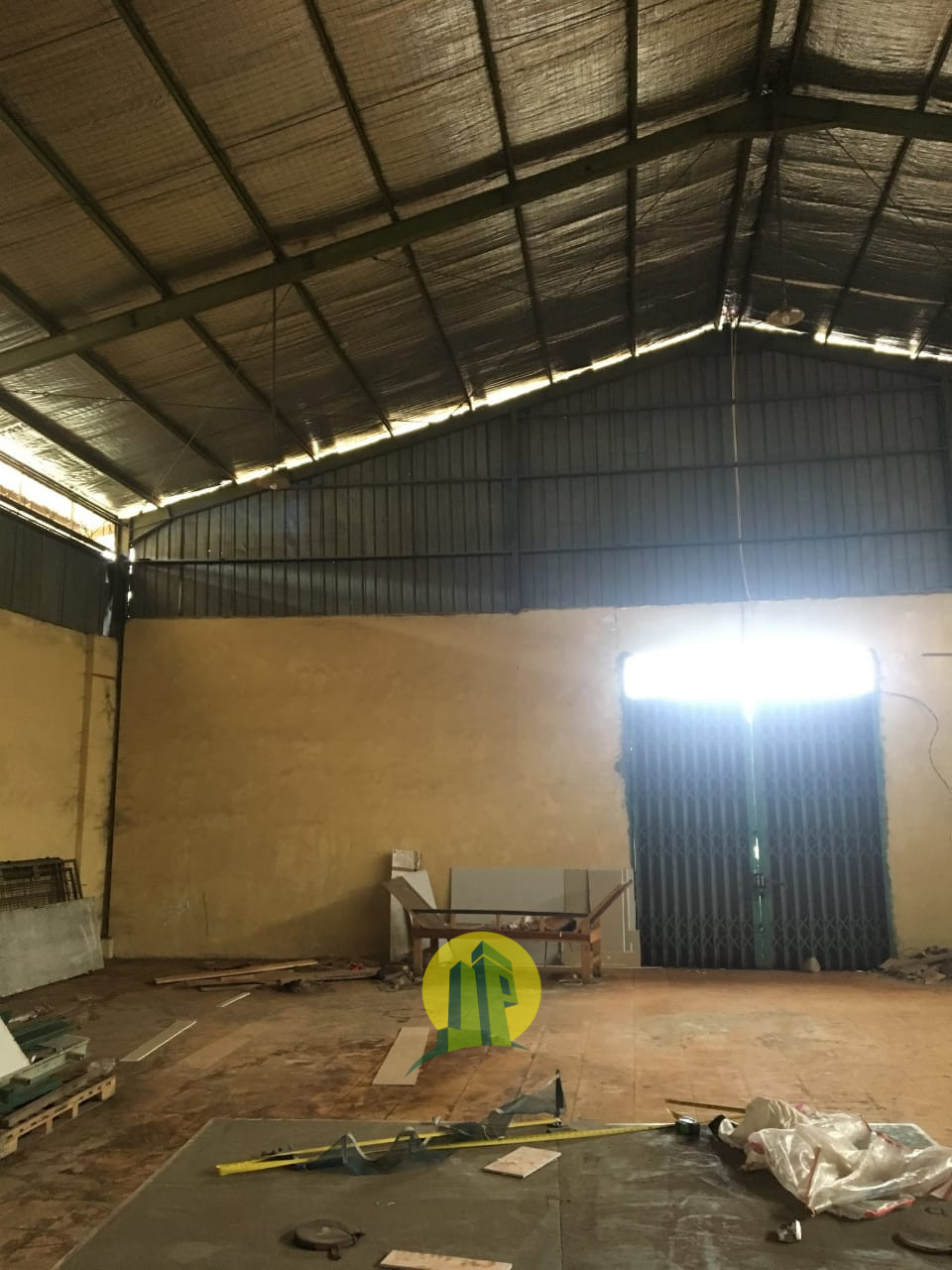 Rumah , Gudang Bantar gebang