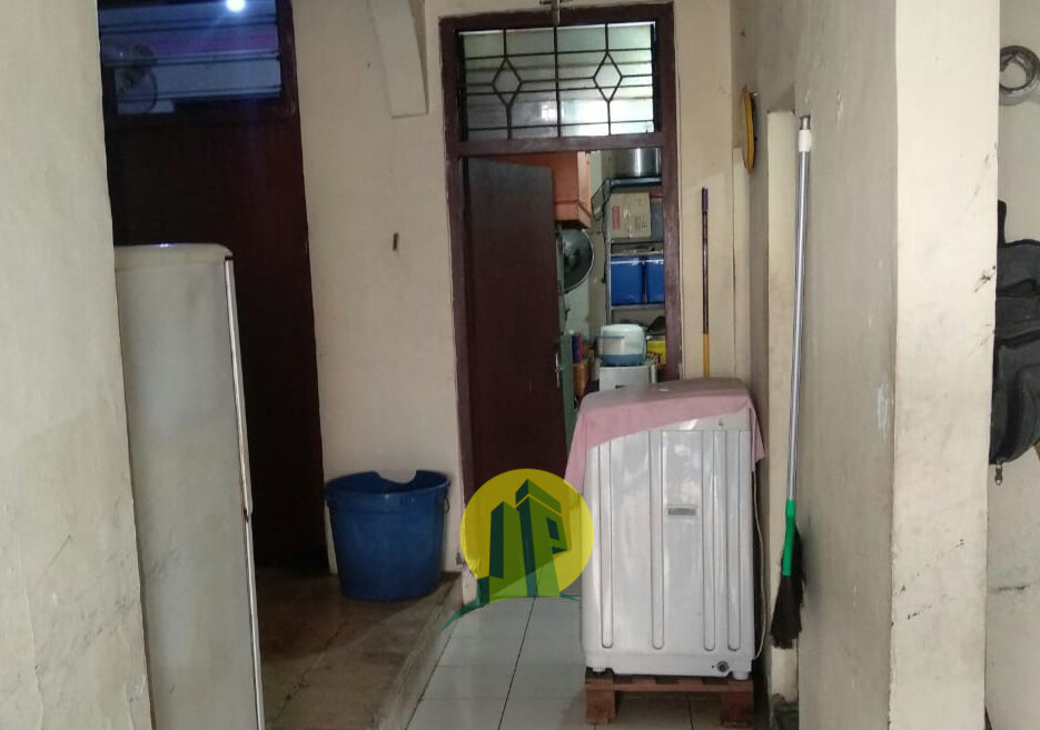 RUMAH MENAWAN SUPER STRATEGIS, PULO GEBANG, JAKARTA TIMUR