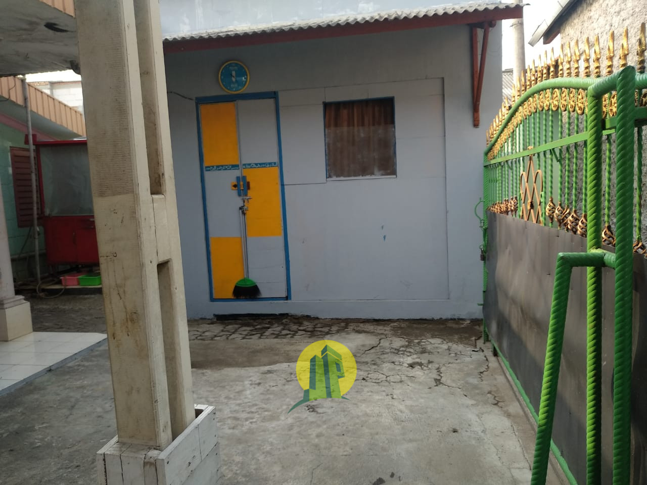 RUMAH MENAWAN SUPER STRATEGIS, PULO GEBANG, JAKARTA TIMUR