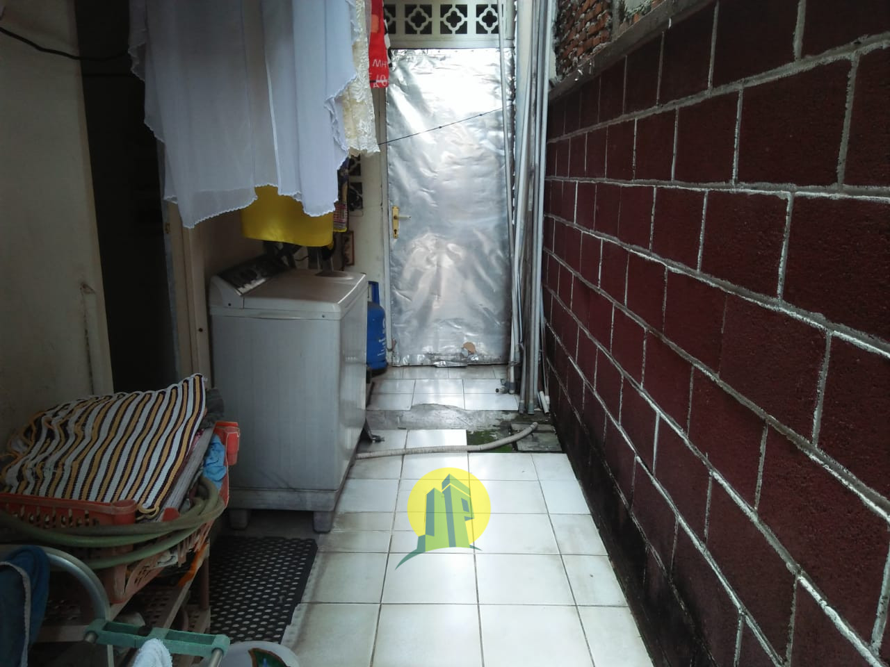 Ruang Cuci Rumah Asri Siap Huni di Serua Ciputat