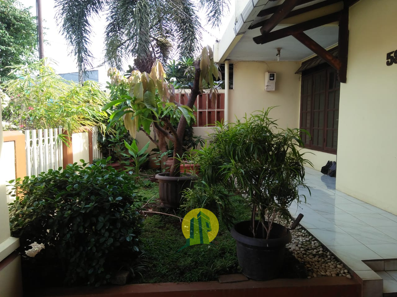 Rumah Asri Siap Huni di Serua Ciputat