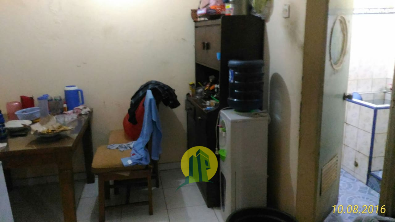 Ruang Makan Rumah Siap Huni di Taman Wisma Asri Bekasi