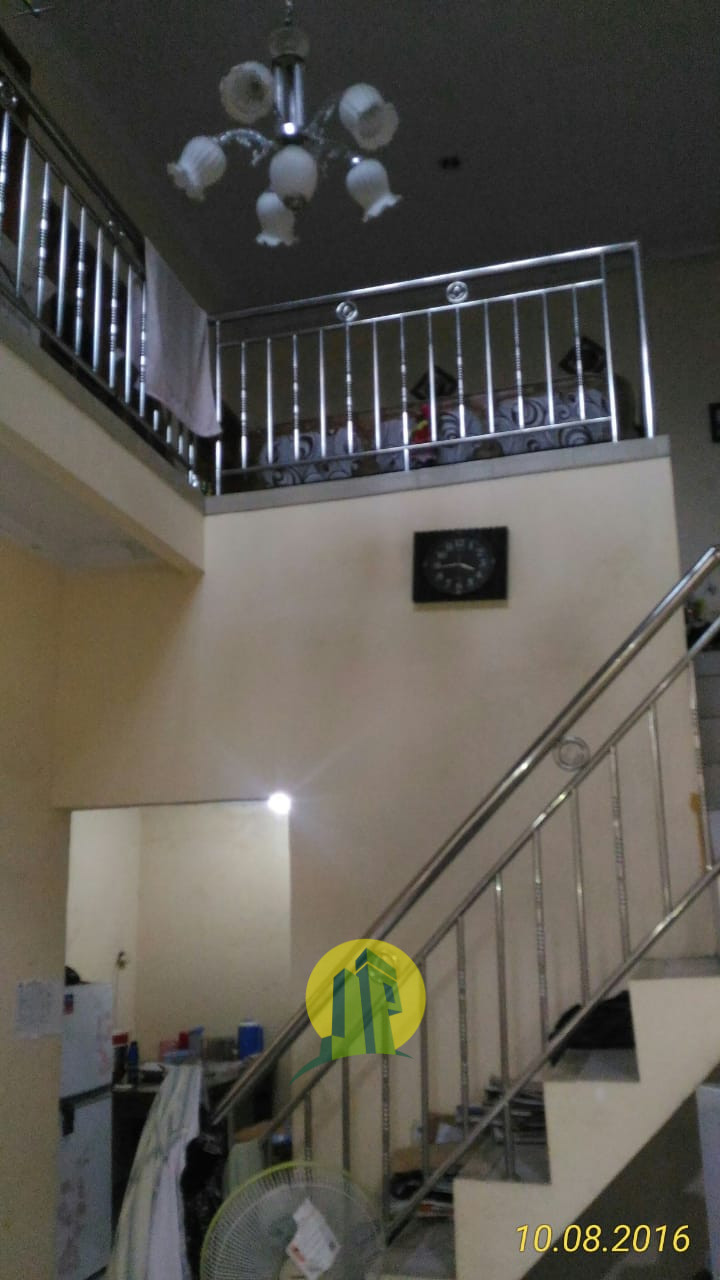 Tangga Rumah Siap Huni di Taman Wisma Asri Bekasi
