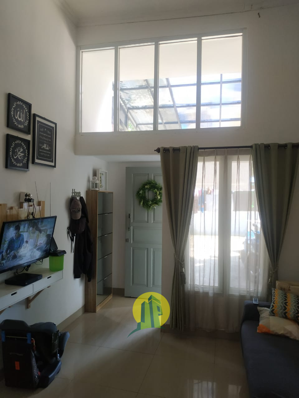 Plafond Tinggi Rumah Cantik Siap Huni Jatiasih Bekasi
