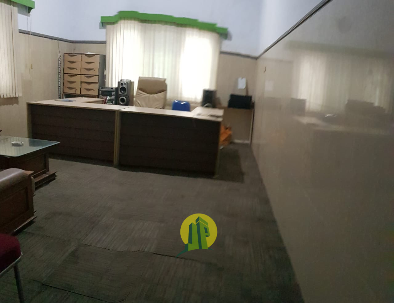 Rumah dengan Tanah Luas di Jakarta Timur