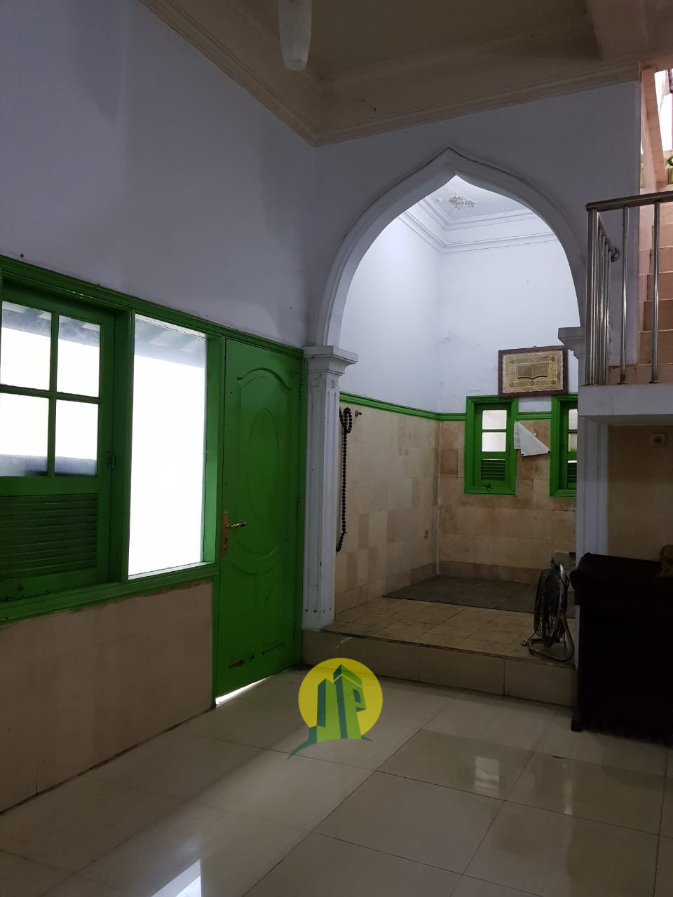 Rumah dengan Tanah Luas di Jakarta Timur