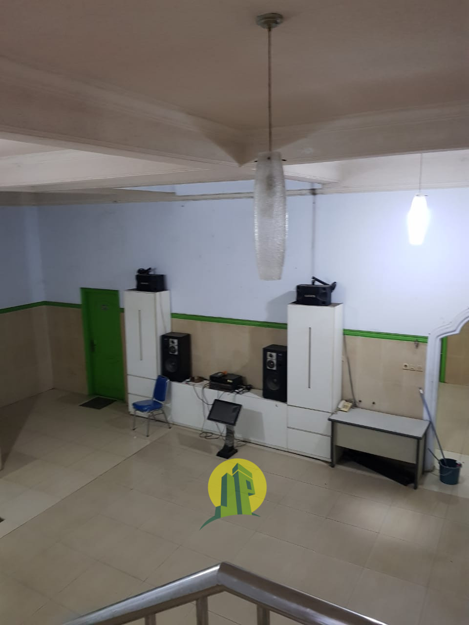 Rumah dengan Tanah Luas di Jakarta Timur