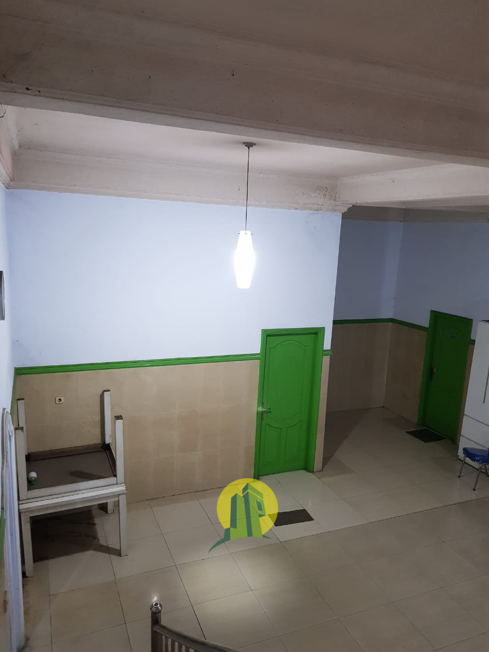 Rumah dengan Tanah Luas di Jakarta Timur